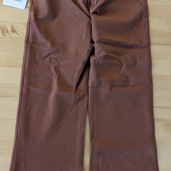 Lululemon - Groove Super-High-Rise Crop 23" (size 4) - Picture 3 of 5